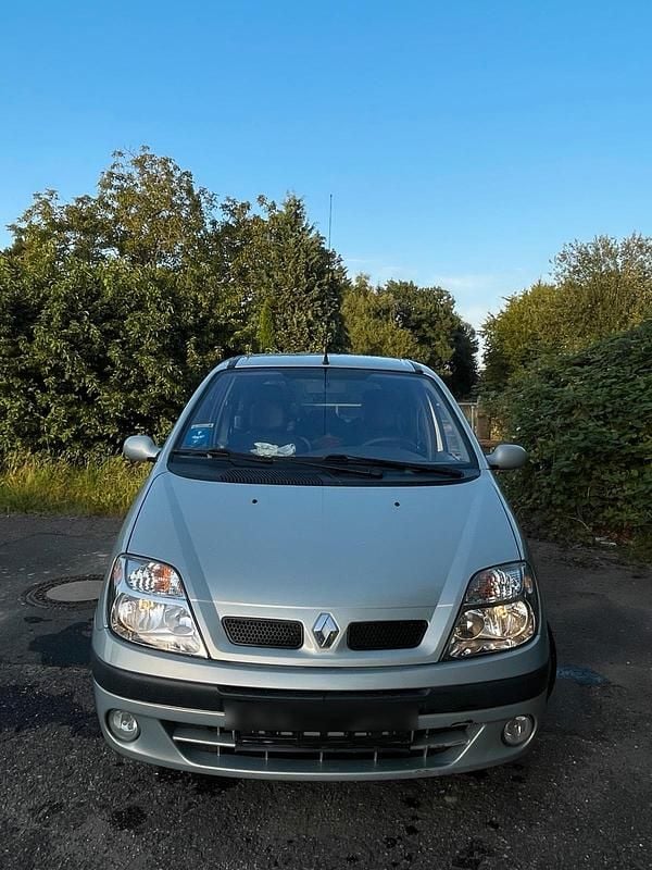 Silber Gebraucht 2002 Renault Scénic Van / Kleinbus | 900 € (Fairer Preis) - Bild 1/4