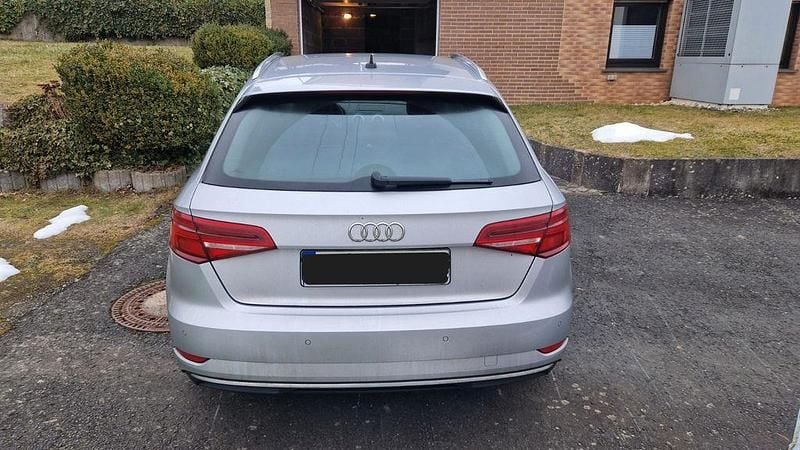 Gebraucht Audi A3 Comfort 131 PS (96 kW) 2020 Silber Limousine