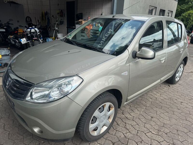 Grün Gebraucht 2012 Dacia Sandero Kleinwagen | 2.850 € (Fairer Preis) - Bild 1/4