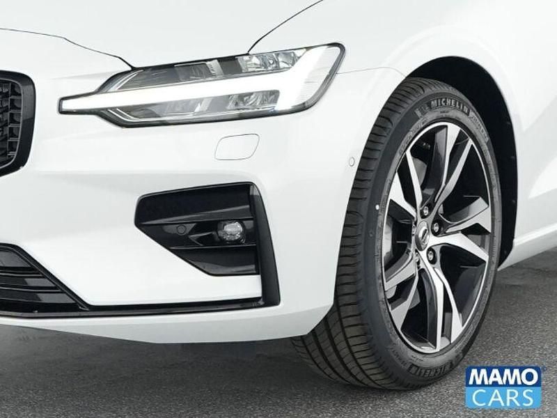 Gebraucht Volvo V60 Plus 197 PS (144 kW) 2025 Weiß Kombi