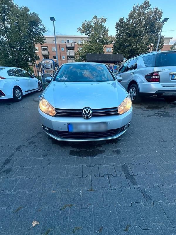 Silber Gebraucht 2010 VW Golf VI Limousine | 3.850 € (Guter Preis) - Bild 1/4