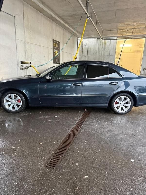 Gebraucht Mercedes E270 177 PS (130 kW) 2002 Blau Limousine