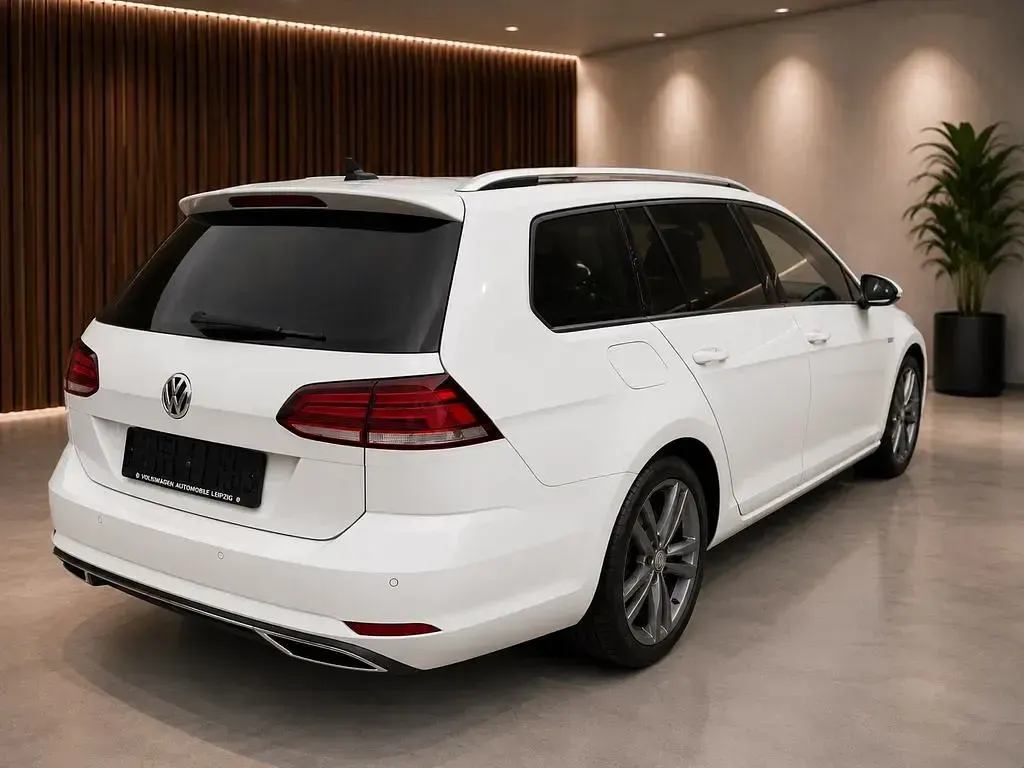 Gebraucht VW Golf VII Highline 150 PS (110 kW) 2019 Weiß Kombi