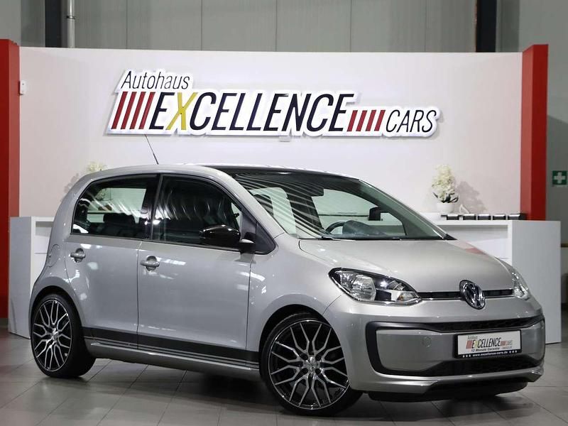 Tungsten silver met Gebraucht 2018 VW up! Sound Kleinwagen | 9.991 € (Fairer Preis) - Bild 1/4