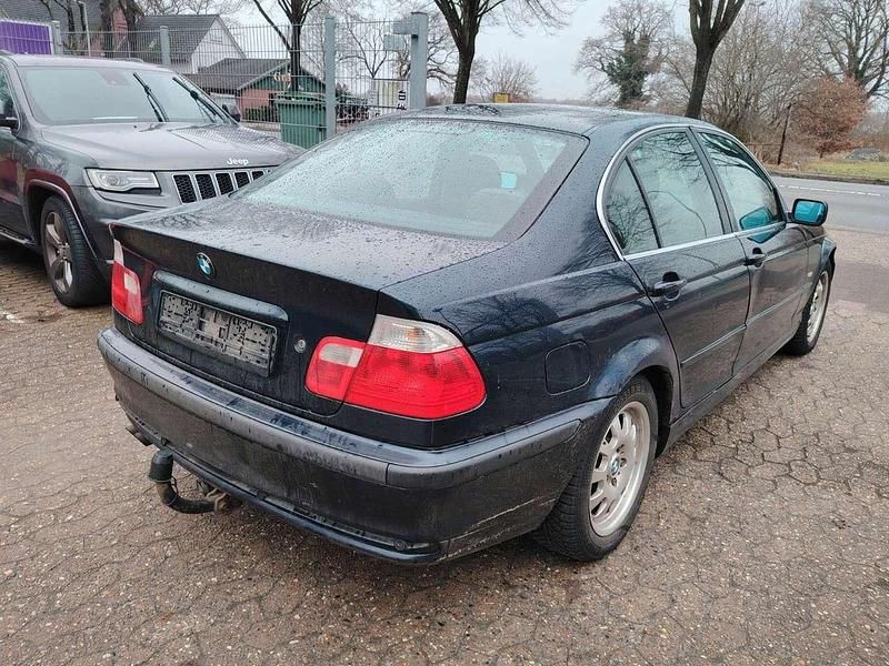 Gebraucht BMW 325 192 PS (141 kW) 2000 Blau Limousine