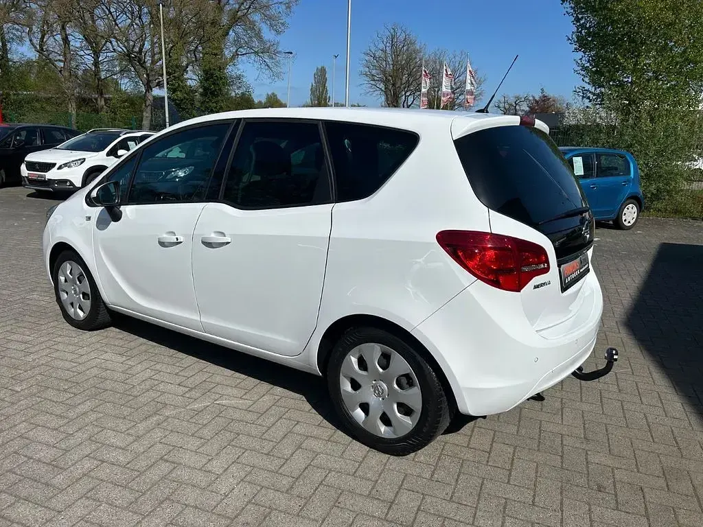 Gebraucht Opel Meriva Edition 101 PS (74 kW) 2016 Weiß Van / Kleinbus