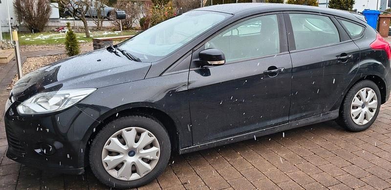 Gebraucht Ford Focus Trend 105 PS (77 kW) 2011 Schwarz Limousine