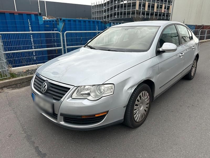 Gebraucht VW Passat 105 PS (77 kW) 2006 Silber Limousine