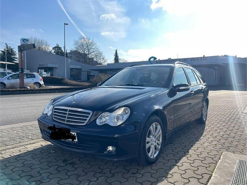 Blau Gebraucht 2005 Mercedes C220 Classic Limousine | 1.900 € (Fairer Preis) - Bild 1/4