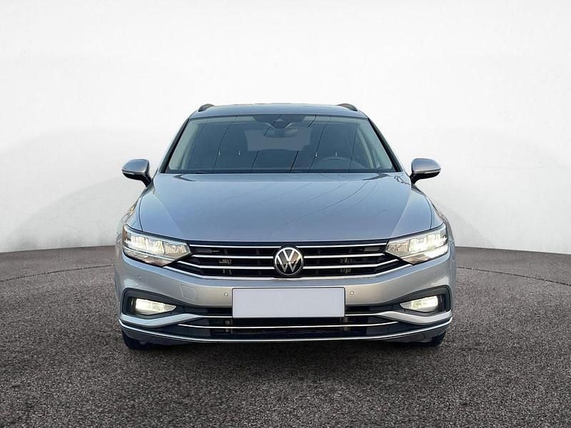 Gebraucht VW Passat Business 150 PS (110 kW) 2021 Pyrit silber Limousine