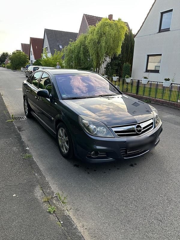 Grau Gebraucht 2008 Opel Vectra GTS Limousine | 3.600 € - Bild 1/4