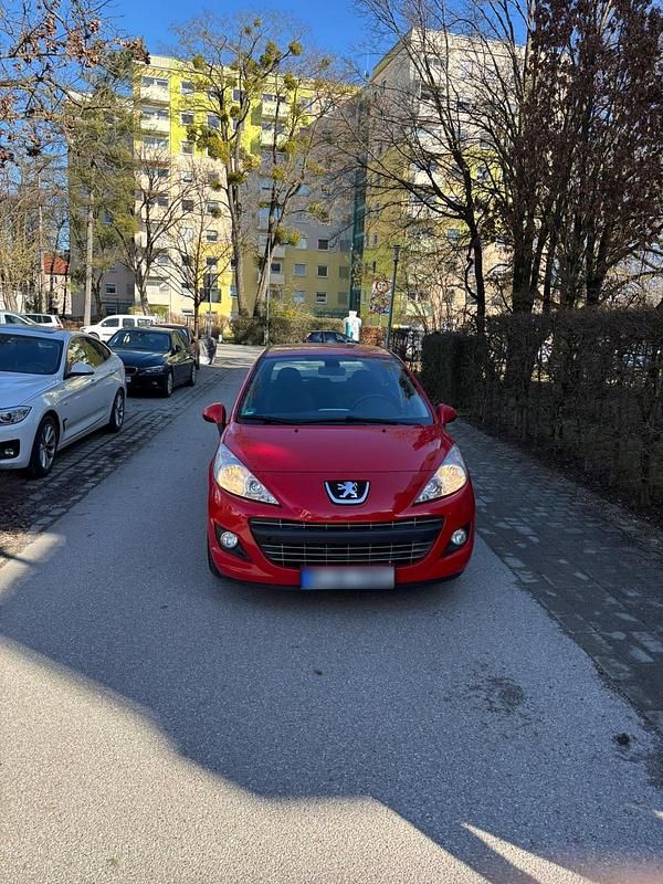 Gebraucht Peugeot 207 95 PS (69 kW) 2011 Rot Kleinwagen