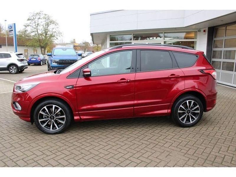Gebraucht Ford Kuga ST-Line 179 PS (131 kW) 2019 Rot SUV