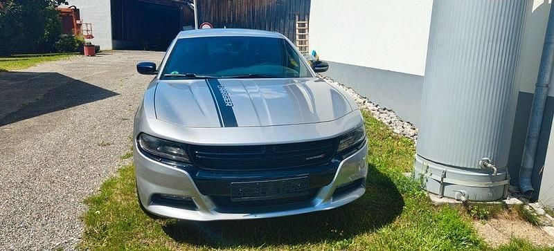 Silber Gebraucht 2016 Dodge Charger SXT Limousine | 19.999 € - Bild 1/4