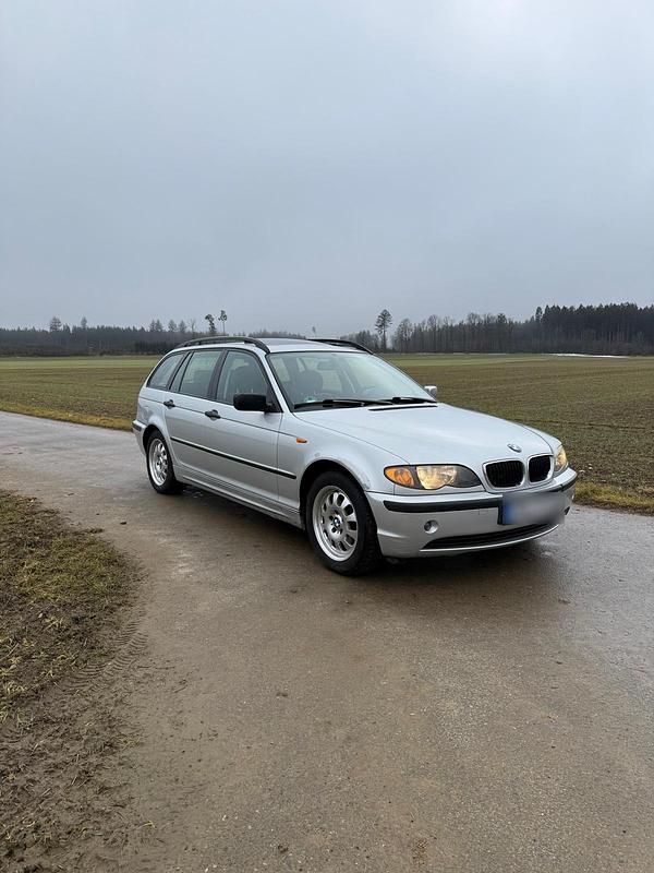 Gebraucht BMW 318 143 PS (105 kW) 2005 Silber Kombi