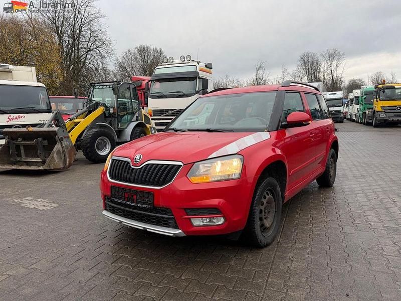 Rot Gebraucht 2015 Skoda Yeti SUV | 5.653 € - Bild 1/4
