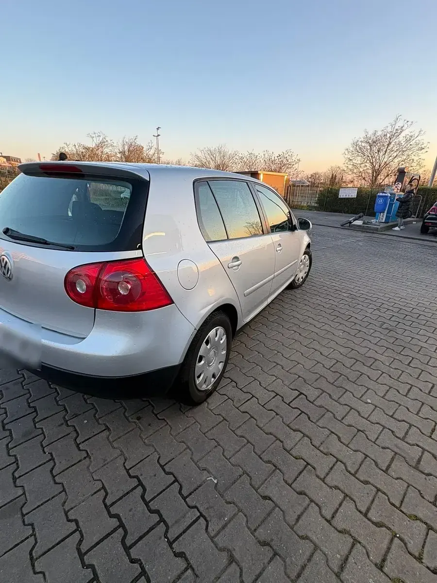 Gebraucht VW Golf IV 116 PS (85 kW) 2005 Silber Kleinwagen