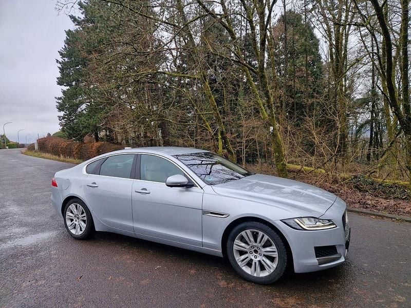 Gebraucht Jaguar XF Chequered Flag 300 PS (220 kW) 2019 Silber Limousine
