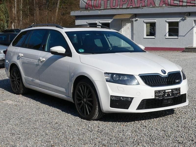 Gebraucht Skoda Octavia RS 184 PS (135 kW) 2015 Weiß Kleinwagen
