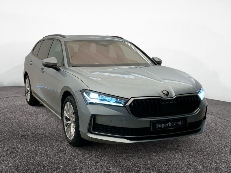 Gebraucht Skoda Superb Selection 150 PS (110 kW) 2022 Andere farbe Kombi