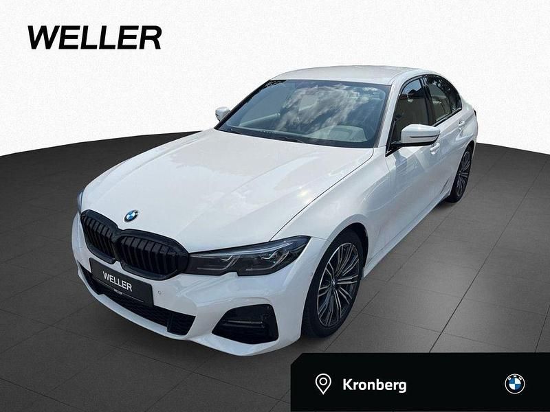 Alpinweiss iii (weiß) Gebraucht 2022 BMW 330 Comfort Edition Limousine | 37.950 € (Fairer Preis) - Bild 1/4