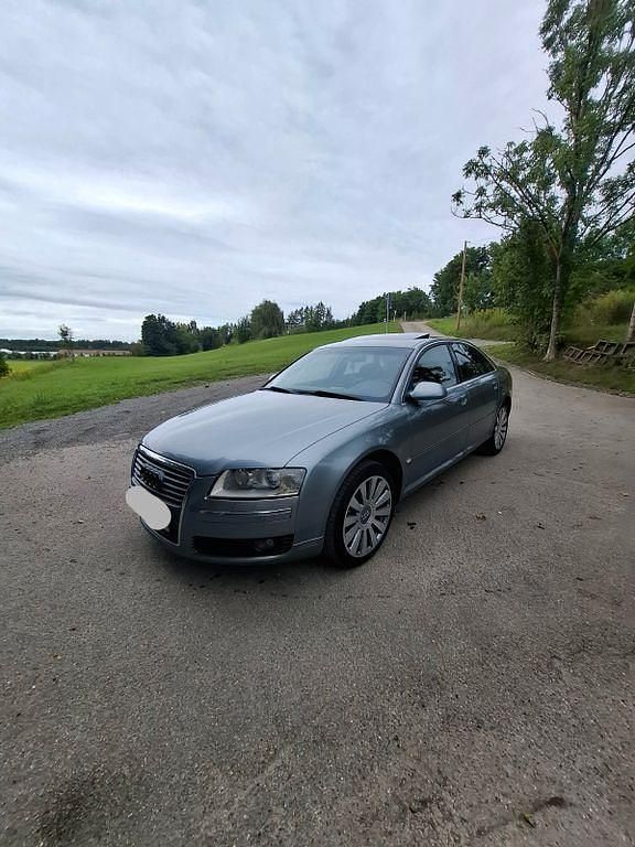 Grau Gebraucht 2006 Audi A8 Ambiente Limousine | 4.700 € (Superpreis) - Bild 1/4