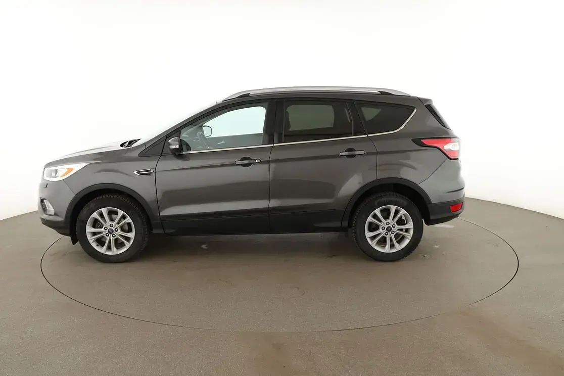Gebraucht Ford Kuga Titanium 150 PS (110 kW) 2017 Grau SUV
