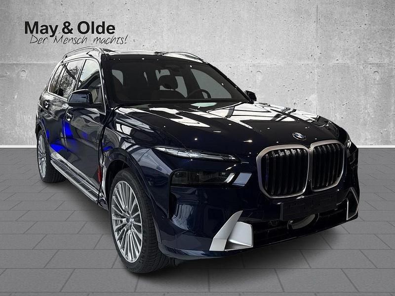 Neu BMW X7 340 PS (250 kW) 2025 Blau SUV