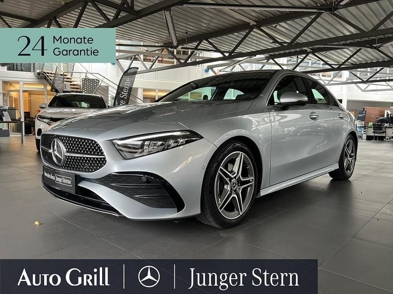 Metalliclack hightechsilber Gebraucht 2024 Mercedes A180 AMG Limousine | 30.940 € (Guter Preis) - Bild 1/4