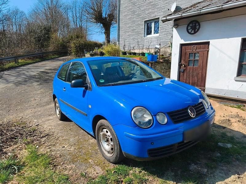 Gebraucht VW Polo 60 PS (44 kW) 2004 Blau Kleinwagen