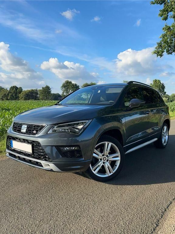Grau Gebraucht 2019 Seat Ateca Black Edition SUV | 19.999 € (Fairer Preis) - Bild 1/4