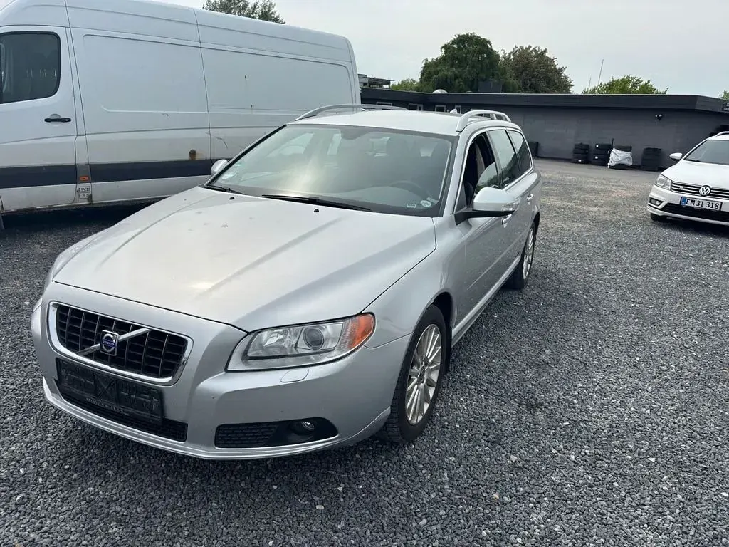 Gebraucht Volvo V70 Summum 145 PS (106 kW) 2008 Silber Kombi