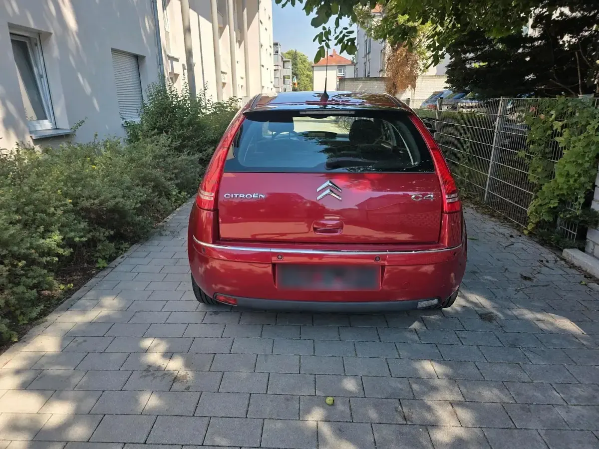 Gebraucht Citroën C4 109 PS (80 kW) 2008 Rot Limousine