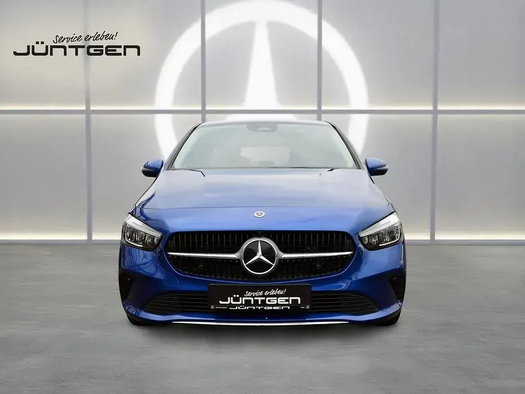 Gebraucht Mercedes B250e Advanced 163 PS (119 kW) 2024 Schwarz Kleinwagen