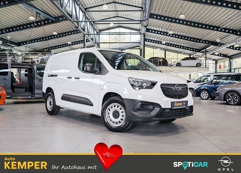 Weiß Gebraucht 2021 Opel Combo Edition Van / Kleinbus | 17.650 € (Guter Preis) - Bild 1/4