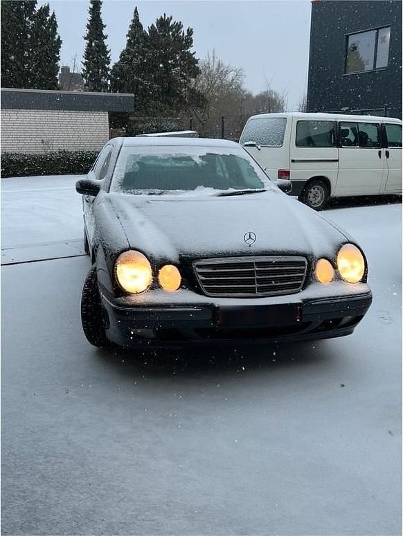 Gebraucht Mercedes E240 Elegance 170 PS (125 kW) 1999 Schwarz Limousine