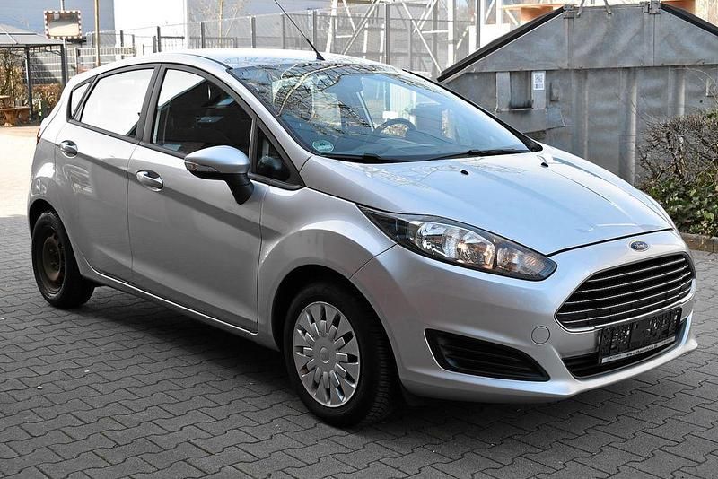 Gebraucht Ford Fiesta Trend 95 PS (69 kW) 2014 Silber Kleinwagen