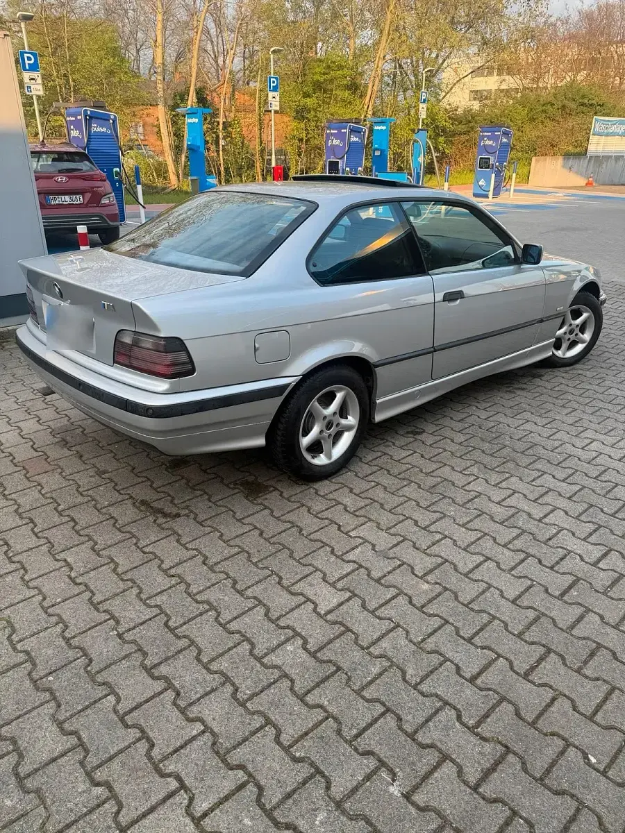 Gebraucht BMW 316 Exclusive 102 PS (75 kW) 1996 Silber Coupé