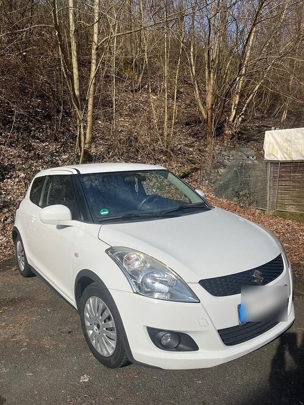 Gebraucht Suzuki Swift 94 PS (69 kW) 2012 Weiß Kleinwagen