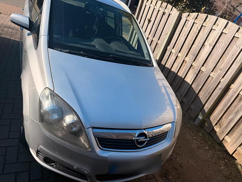 Gebraucht Opel Zafira 140 PS (102 kW) 2006 Silber Van / Kleinbus
