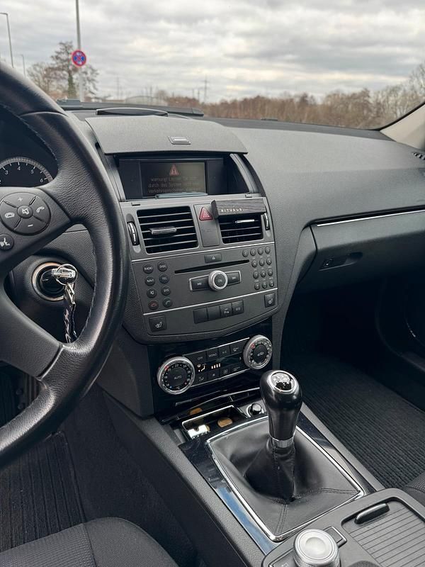 Gebraucht Mercedes C180 156 PS (114 kW) 2010 Silber Kombi