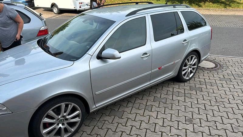 Silber Gebraucht 2008 Skoda Octavia vRS Kombi | 2.000 € (Guter Preis) - Bild 1/4