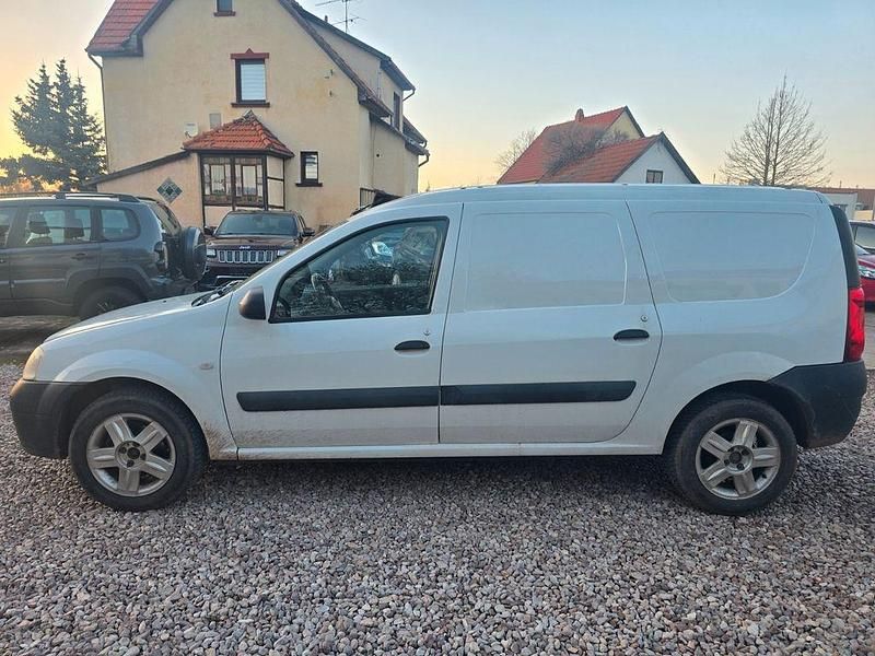 Gebraucht Dacia Logan Ambiance 86 PS (63 kW) 2011 Weiß Limousine