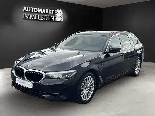 Gebraucht BMW 530e Sport Line 292 PS (214 kW) 2022 Schwarz Limousine