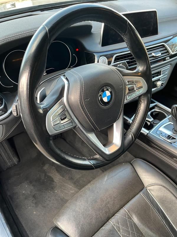 Gebraucht BMW 730 265 PS (194 kW) 2019 Schwarz Limousine