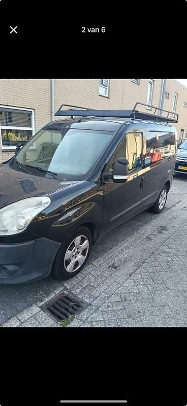 Schwarz Gebraucht 2011 Fiat Doblò Van / Kleinbus | 950 € (Superpreis) - Bild 1/4