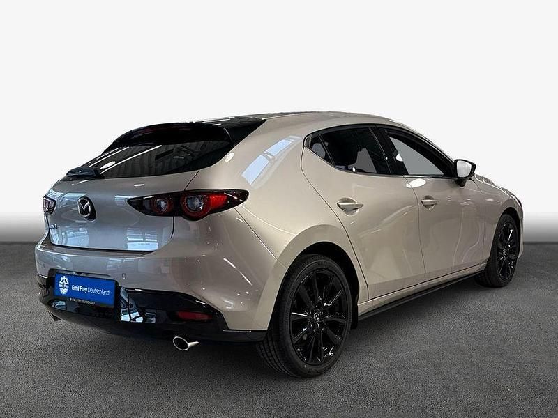 Neu Mazda 3 Homura-Line 140 PS (102 kW) 2025 Platinum quartz metallic Limousine