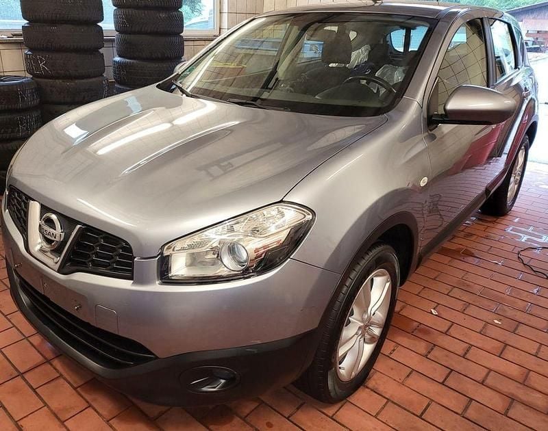 Silber Gebraucht 2012 Nissan Qashqai Acenta SUV | 7.350 € (Guter Preis) - Bild 1/4