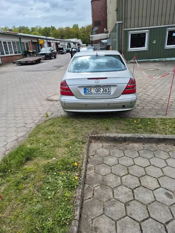 Gebraucht Mercedes E280 Avantgarde 190 PS (139 kW) 2005 Silber Limousine