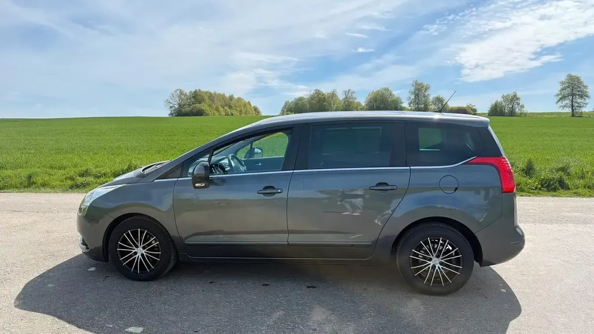 Gebraucht Peugeot 5008 150 PS (110 kW) 2011 Grau Van / Kleinbus